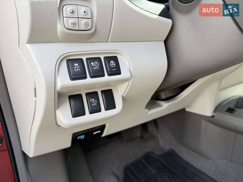 Хетчбек Nissan Leaf 2012 в Івано-Франківську