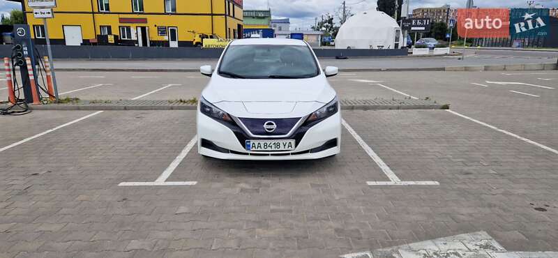 Хэтчбек Nissan Leaf 2018 в Киеве