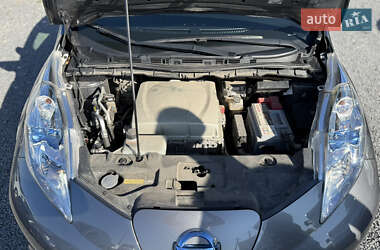 Хетчбек Nissan Leaf 2016 в 
