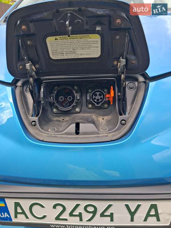 Хэтчбек Nissan Leaf 2012 в Владимире