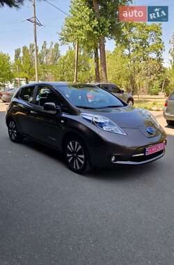 Хэтчбек Nissan Leaf 2017 в Николаеве