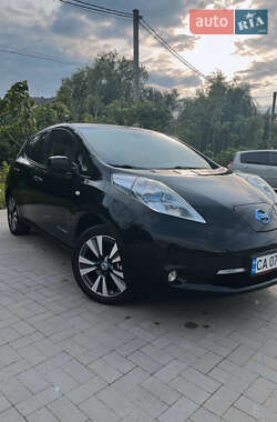 Хэтчбек Nissan Leaf 2011 в Умани