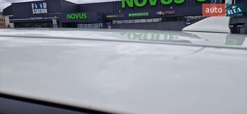 Хэтчбек Nissan Leaf 2018 в Киеве