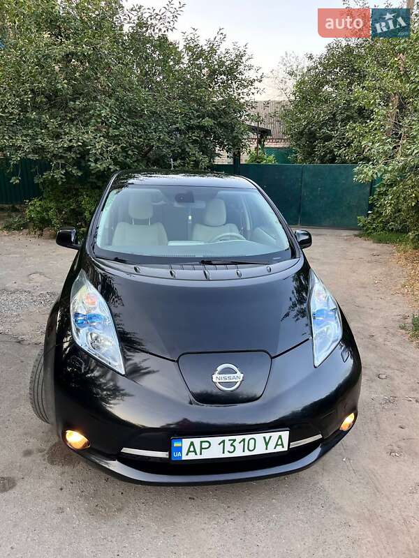 Хетчбек Nissan Leaf 2012 в Дніпрі