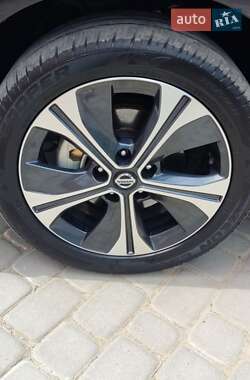Хэтчбек Nissan Leaf 2020 в 