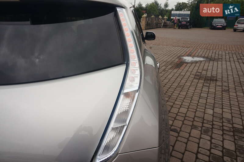 Хетчбек Nissan Leaf 2014 в Самборі