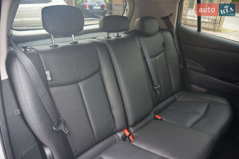 Хетчбек Nissan Leaf 2014 в Самборі