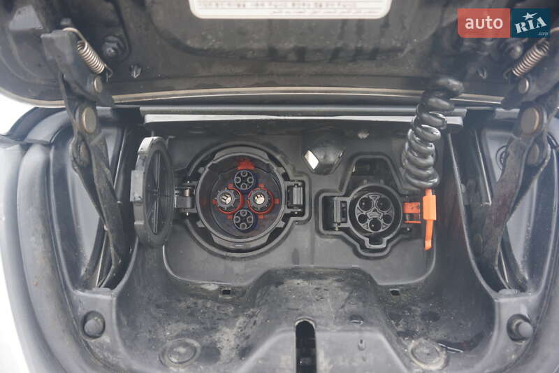 Хетчбек Nissan Leaf 2014 в Самборі