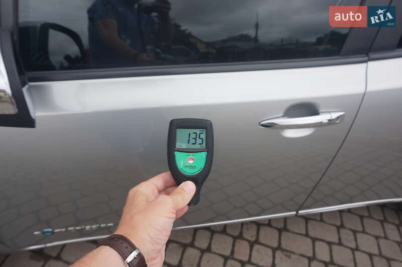 Хетчбек Nissan Leaf 2014 в Самборі