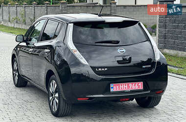 Хэтчбек Nissan Leaf 2015 в 