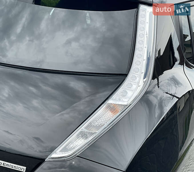 Хэтчбек Nissan Leaf 2015 в Ровно