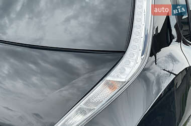 Хэтчбек Nissan Leaf 2015 в 