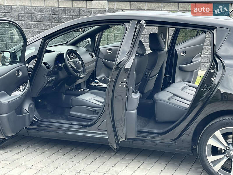 Хэтчбек Nissan Leaf 2015 в Ровно