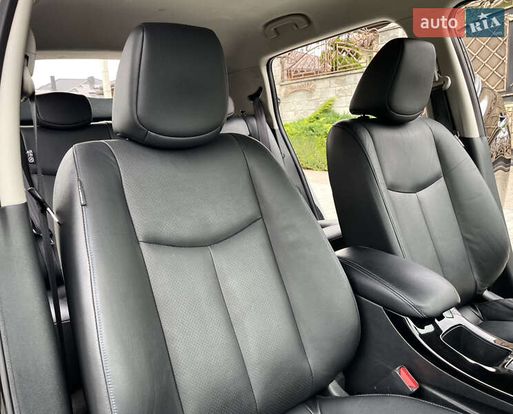 Хэтчбек Nissan Leaf 2015 в Ровно
