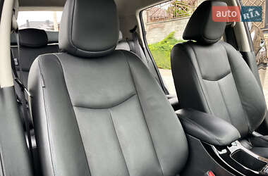 Хэтчбек Nissan Leaf 2015 в 