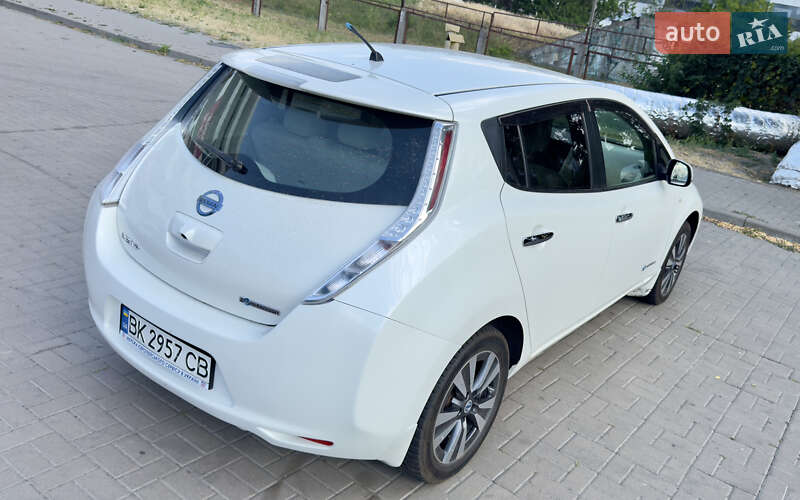 Хэтчбек Nissan Leaf 2013 в Черкассах