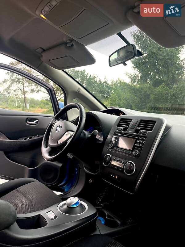 Хэтчбек Nissan Leaf 2014 в Ужгороде