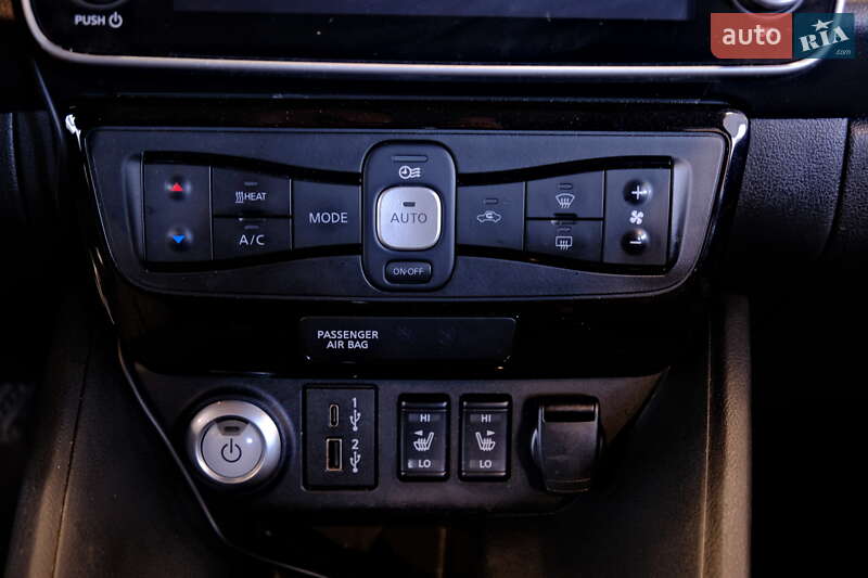 Хетчбек Nissan Leaf 2022 в Одесі