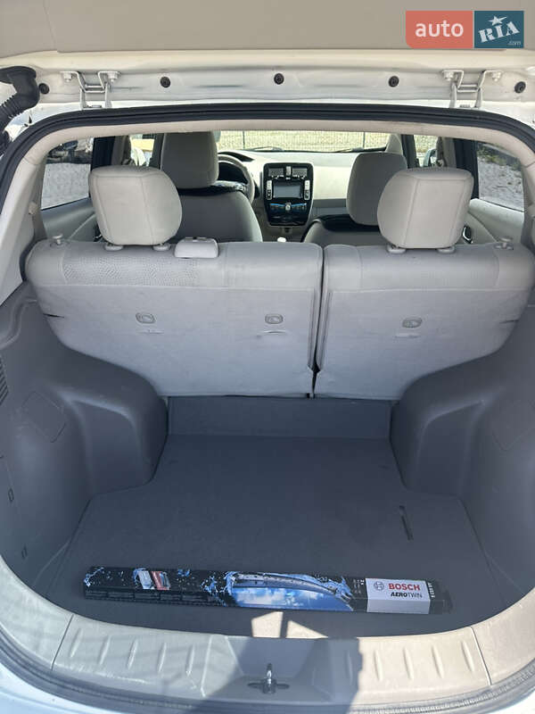Хэтчбек Nissan Leaf 2014 в Львове