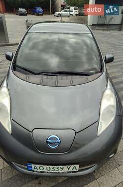 Хэтчбек Nissan Leaf 2015 в 