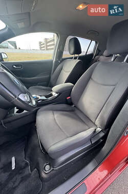 Хэтчбек Nissan Leaf 2015 в 