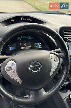 Хэтчбек Nissan Leaf 2015 в 