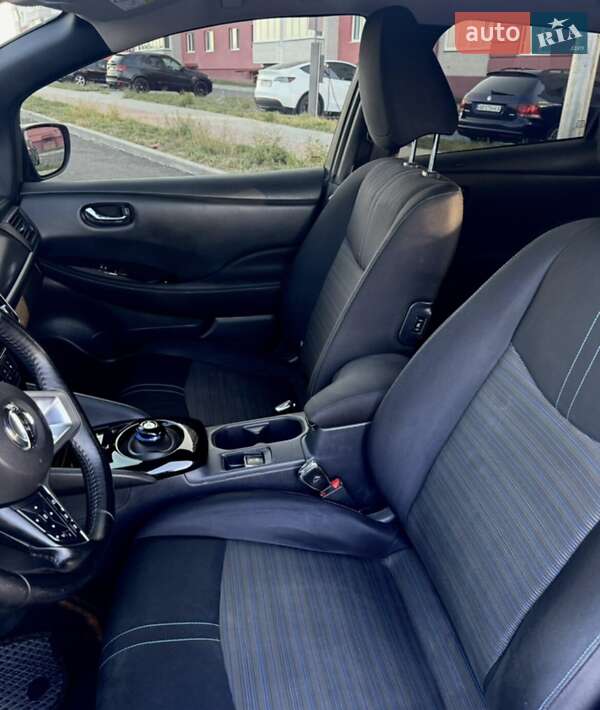 Хэтчбек Nissan Leaf 2018 в Полтаве