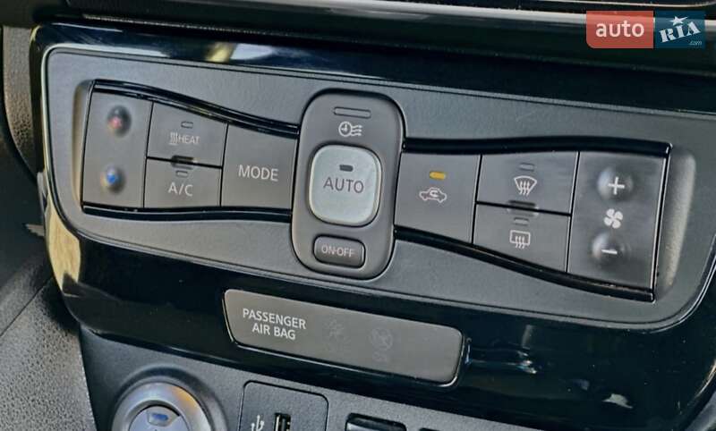 Хэтчбек Nissan Leaf 2018 в Полтаве