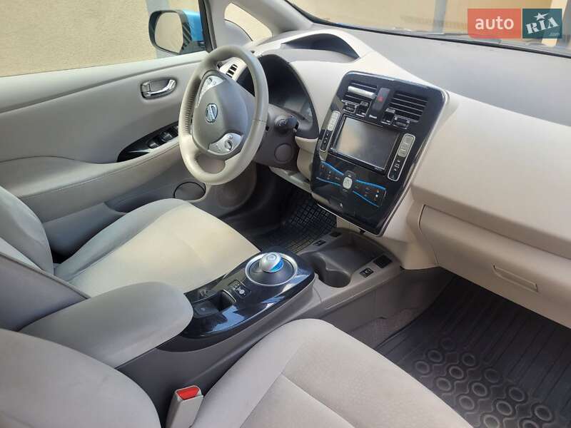 Хэтчбек Nissan Leaf 2012 в Луцке