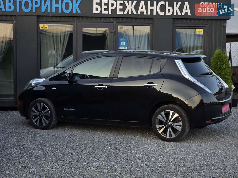 Хэтчбек Nissan Leaf 2015 в Тернополе