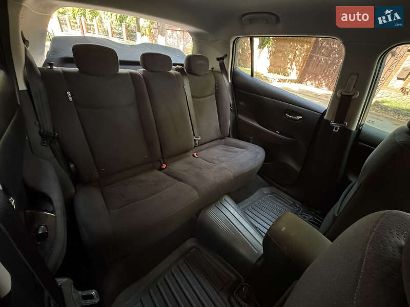 Хетчбек Nissan Leaf 2016 в Гатне