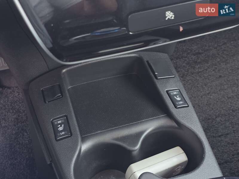 Хэтчбек Nissan Leaf 2015 в Тернополе