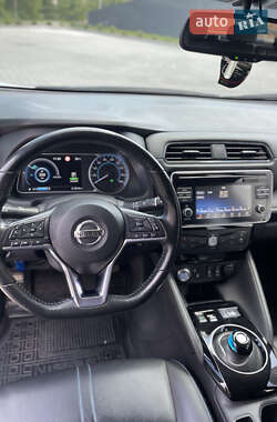 Хэтчбек Nissan Leaf 2018 в 