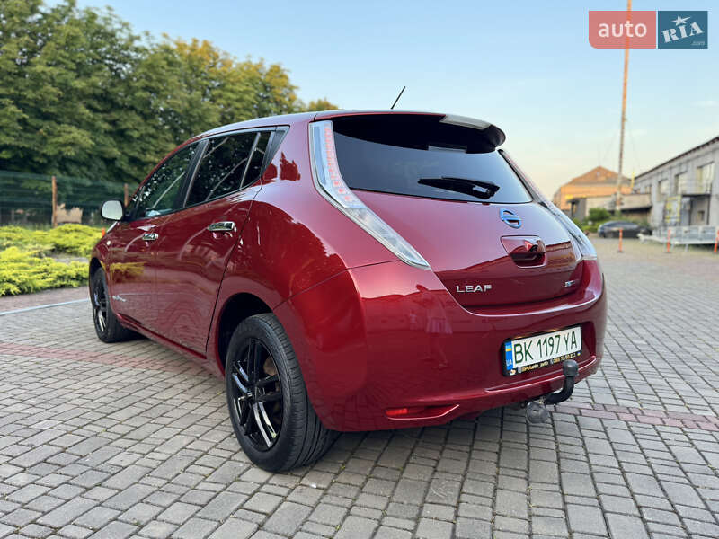 Хэтчбек Nissan Leaf 2015 в Луцке