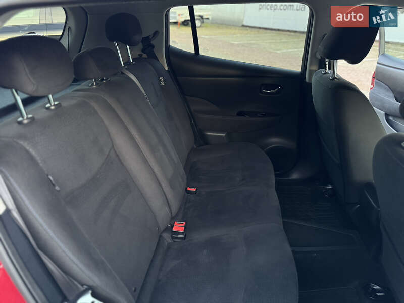 Хэтчбек Nissan Leaf 2015 в Луцке
