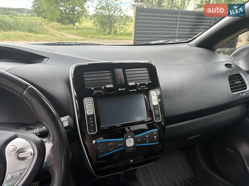 Хэтчбек Nissan Leaf 2014 в Луцке