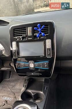 Хетчбек Nissan Leaf 2014 в 