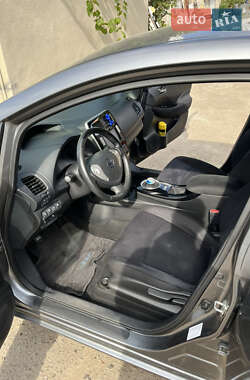 Хетчбек Nissan Leaf 2014 в 