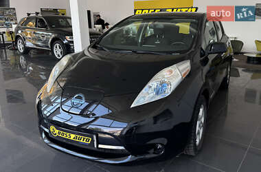 Хэтчбек Nissan Leaf 2013 в 