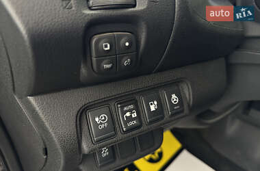 Хэтчбек Nissan Leaf 2013 в 