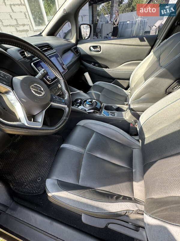 Хэтчбек Nissan Leaf 2019 в Днепре
