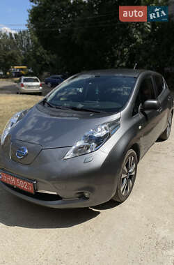 Хетчбек Nissan Leaf 2014 в Кропивницькому