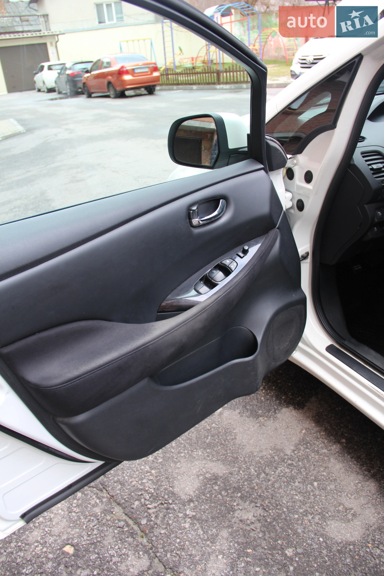 2014 Nissan Leaf - мініатюра 13
