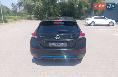 Хэтчбек Nissan Leaf 2020 в 