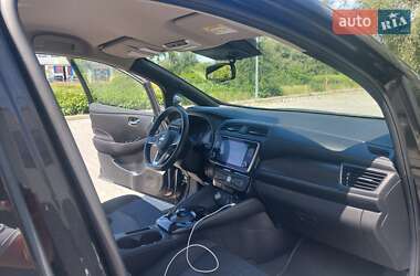 Хэтчбек Nissan Leaf 2020 в 
