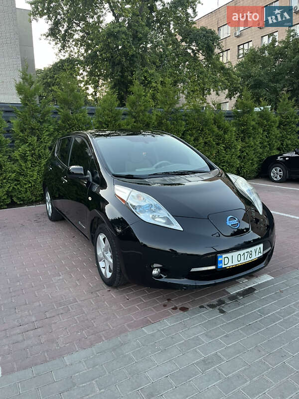 Хетчбек Nissan Leaf 2012 в 