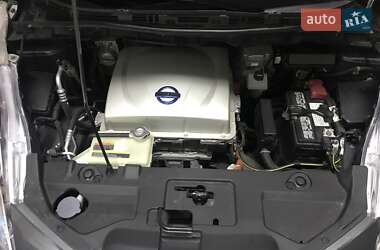 Хэтчбек Nissan Leaf 2014 в 