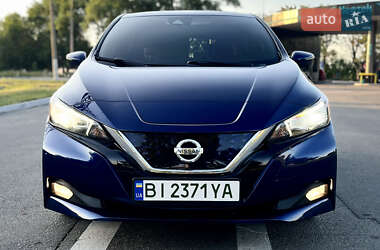 Хетчбек Nissan Leaf 2018 в Дніпрі