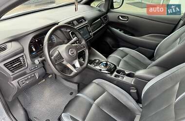Хэтчбек Nissan Leaf 2022 в 
