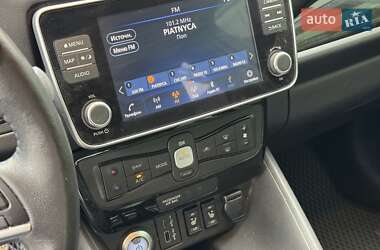 Хэтчбек Nissan Leaf 2022 в 